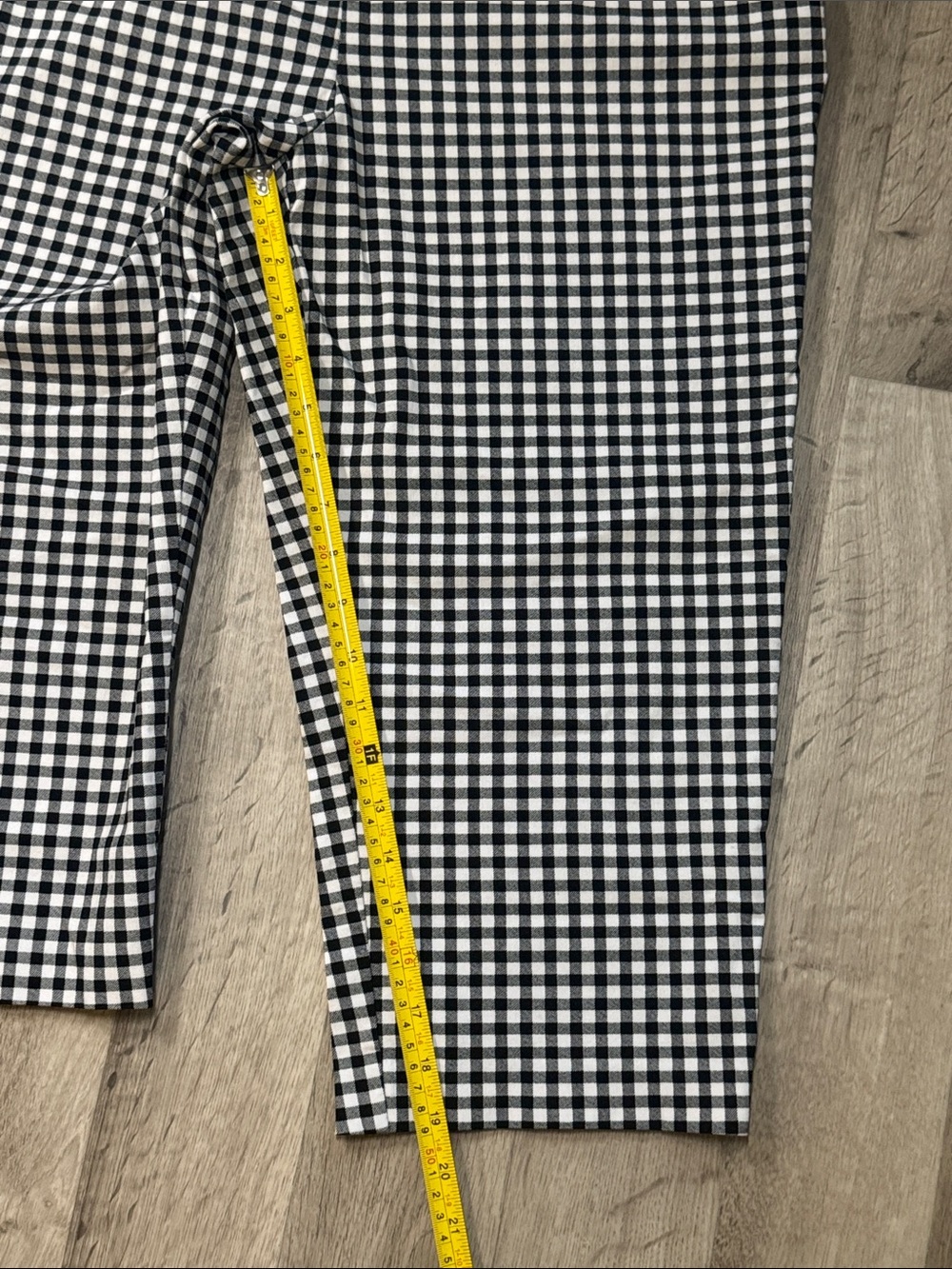 Time and Tru Bundle. Ladies BlackCapri Pants and Black-&-White Gingham Capri Set - Picture 8 of 9